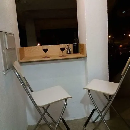 House Airport * Лісабон